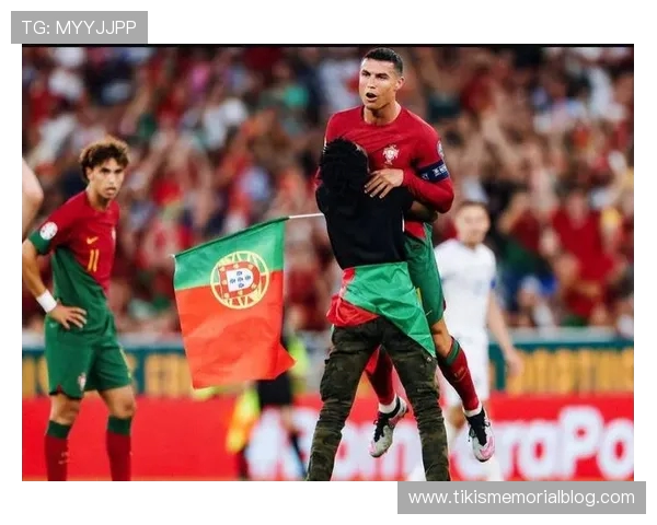 C罗：国家队没有谁是不可撼动的；球迷嘘我会帮我队友减轻压力